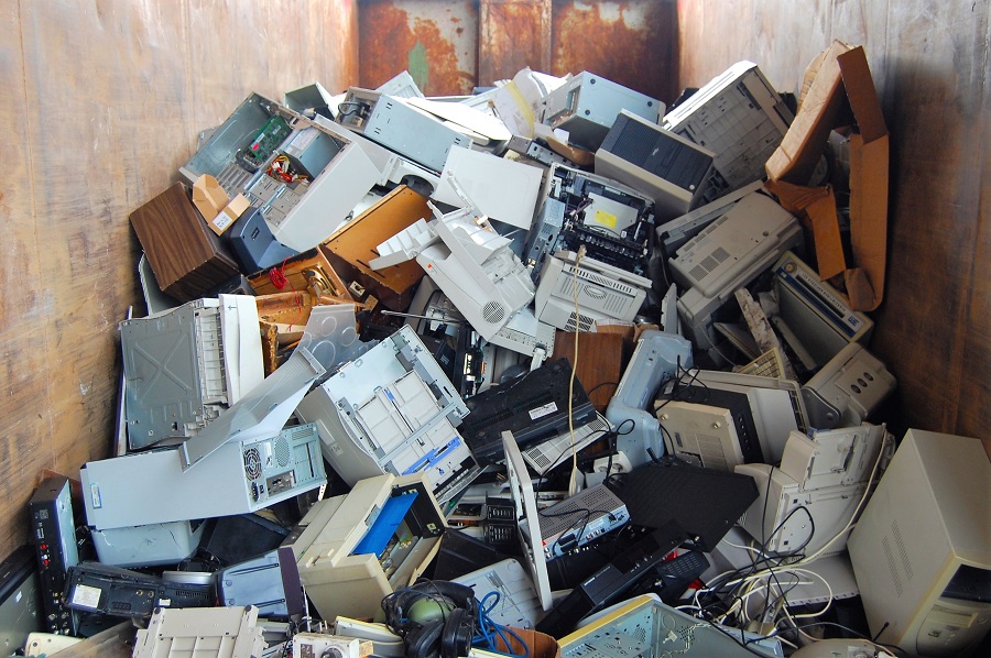 Varios países europeos exportaron ilegalmente 350.000 toneladas de residuos electrónicos
