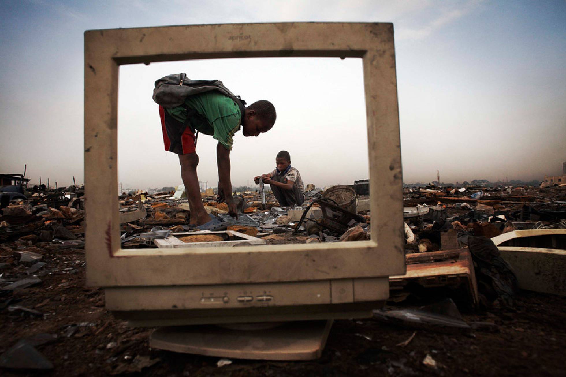 Las huellas de la basura tecnológica acaban en la sangre de los habitantes de África