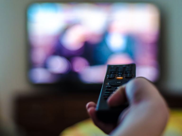 Responsabilidad del fabricante de televisores que demoró la reparación de un aparato por supuesta imposibilidad de conseguir los repuestos