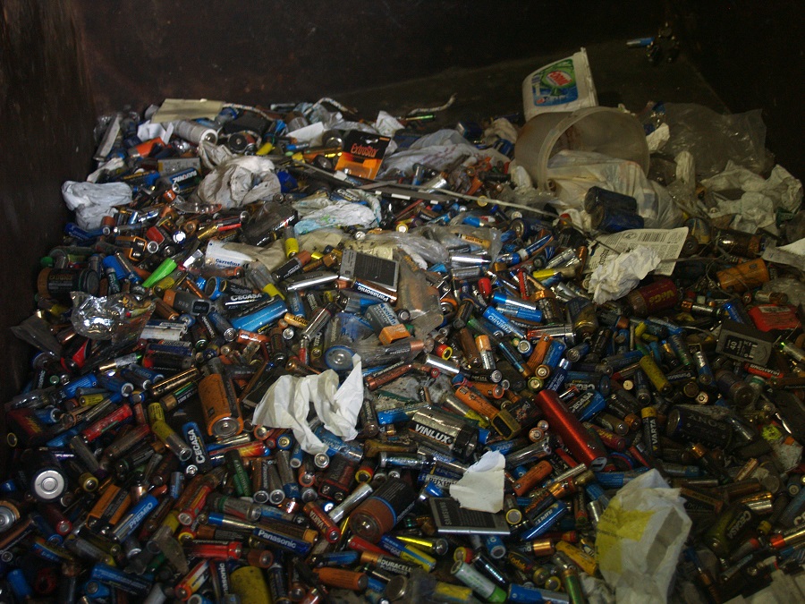 Los recicladores de pilas y baterías miran al futuro con optimismo